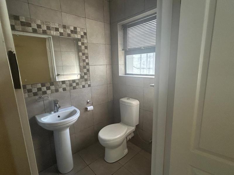 4 Bedroom Property for Sale in Rondebosch Western Cape